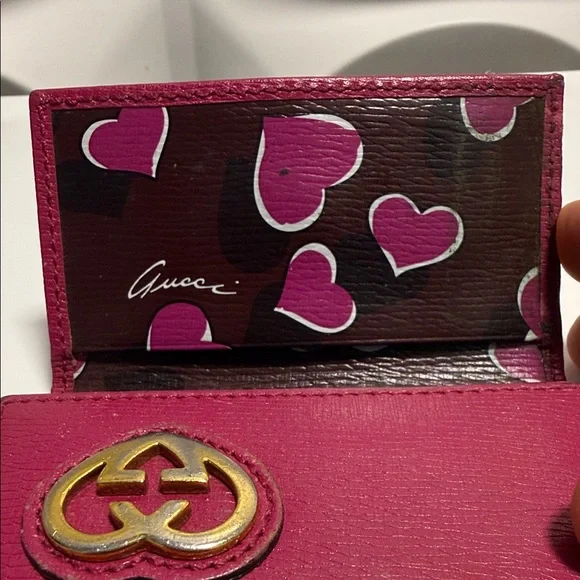 Gucci Small Leather Wallet in Berry with Gold Heart GG - Picture 5 of 8
